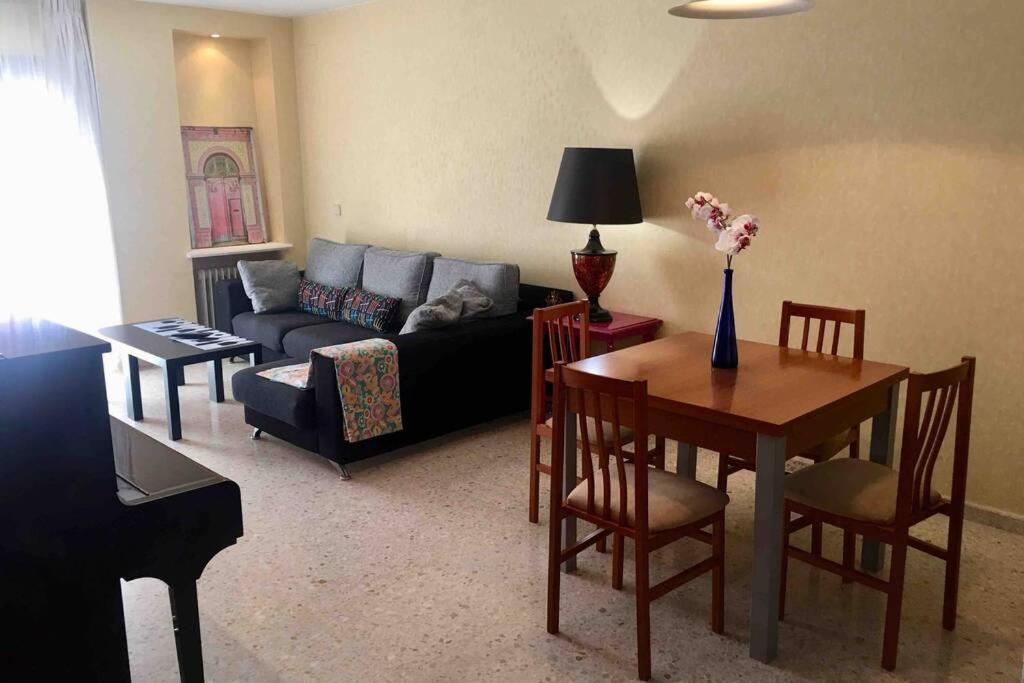 Confortable-Tranquilo Apartamento Junto Al Centro Málaga Kültér fotó