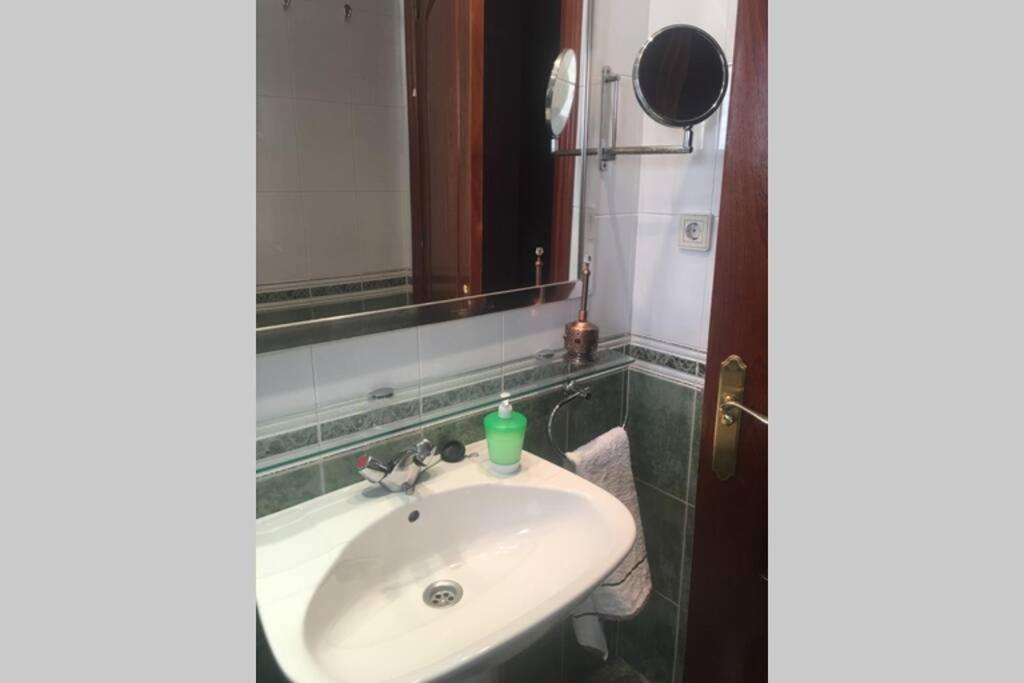 Confortable-Tranquilo Apartamento Junto Al Centro Málaga Kültér fotó